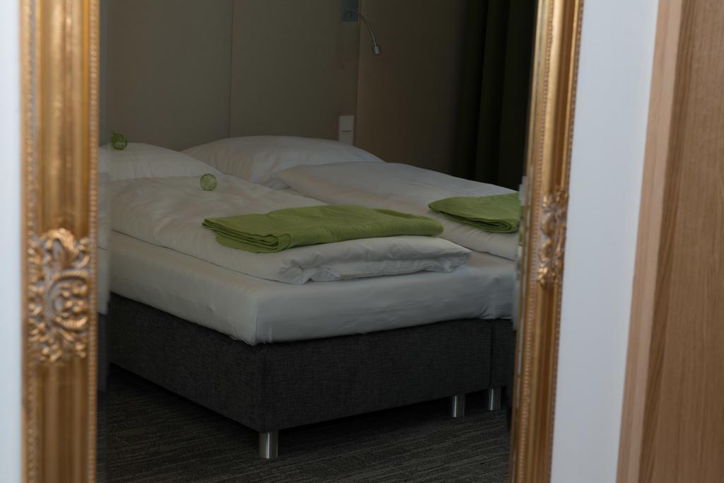 Hubertushof Fromwald Hotel Und Gasthof Bad Fischau Room photo
